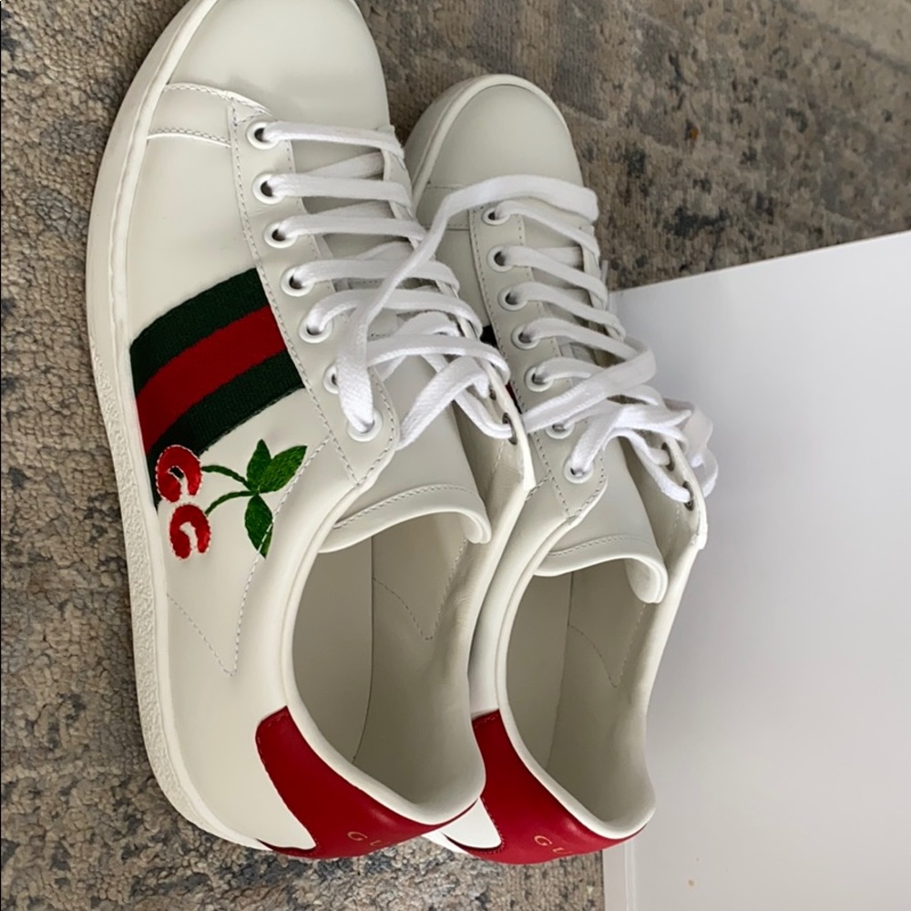 Brand new GUCCI Cherry sneakers